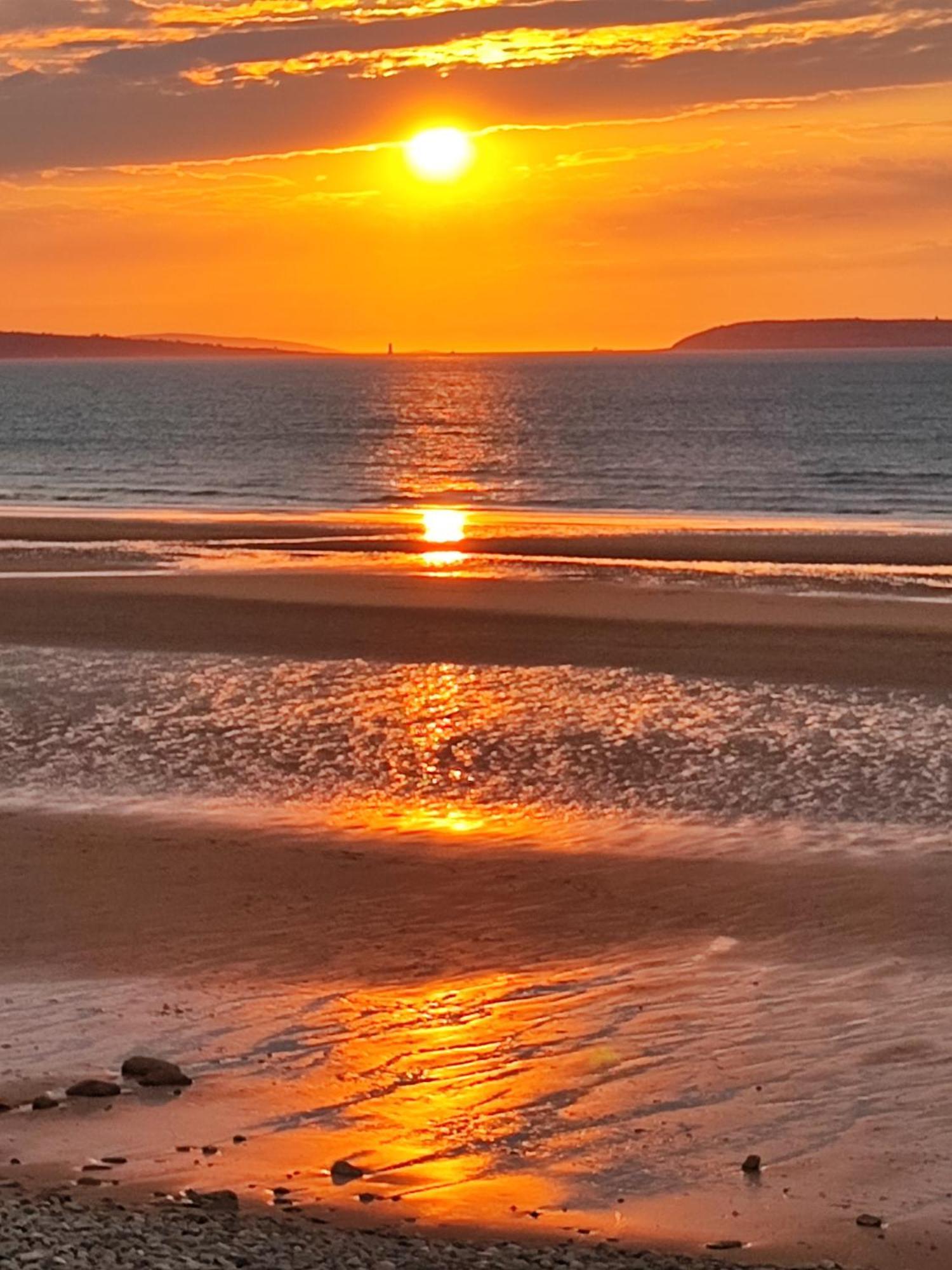 Fantastic Sea Views At Century'S Old Alma'S Cottage - Sleeps Up To 8 Guests Penmaen-mawr Exterior foto