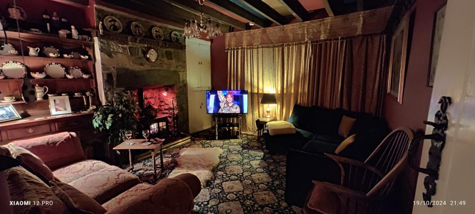 Fantastic Sea Views At Century'S Old Alma'S Cottage - Sleeps Up To 8 Guests Penmaen-mawr Exterior foto
